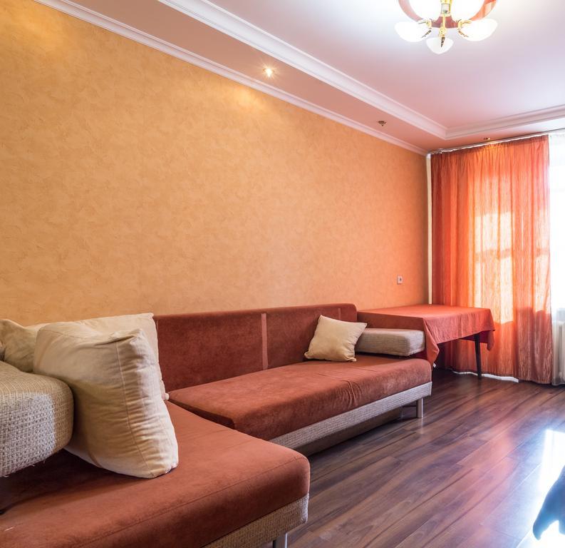 Apartment In The City Center Dnipro Bagian luar foto